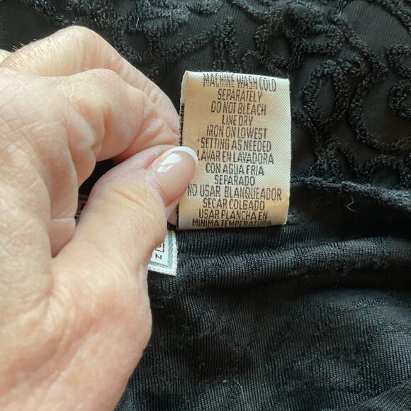 Capcity Studio Black Long Sleeve Tunic Textured Floral Design Small - Picture 5 of 6